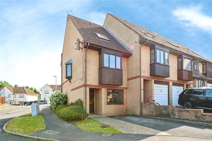 3 Bedroom End Of Terrace House For Sale In Shillingstone Gardens, Poole, Dorset, BH12