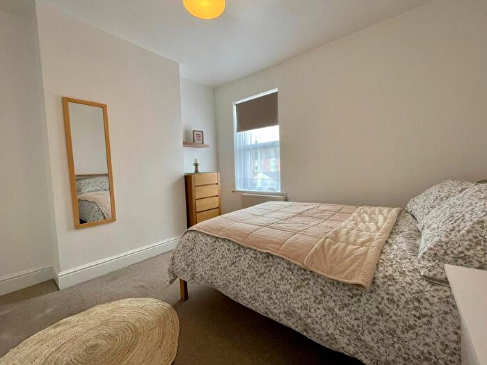 3 Bedroom Terraced House To Rent In Harvey Street - Bed (West End), LN1