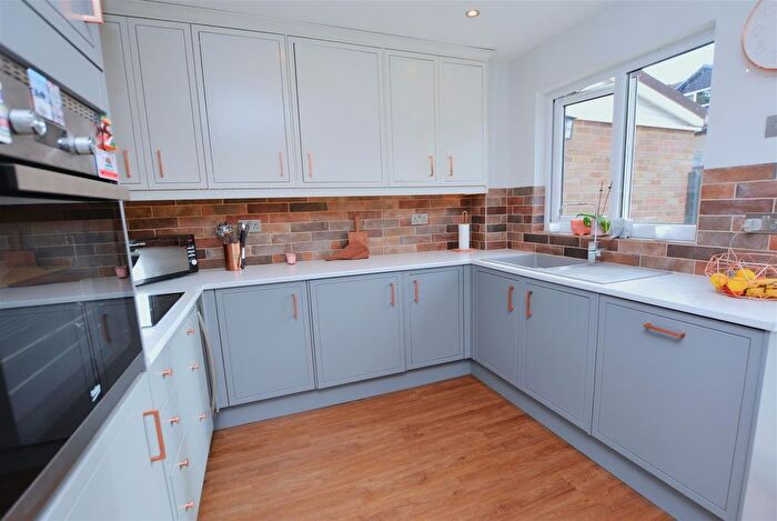 3 Bedroom Property For Sale In Sutherland Drive, Colliers Wood, SW19