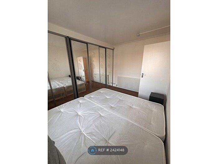 4 Bedroom Terraced House To Rent In Burlington Gardens, Romford, RM6