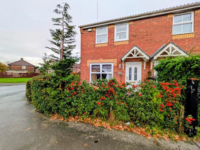 3 Bedroom Semi Detached House For Sale In Barden Avenue, Bradford, BD6