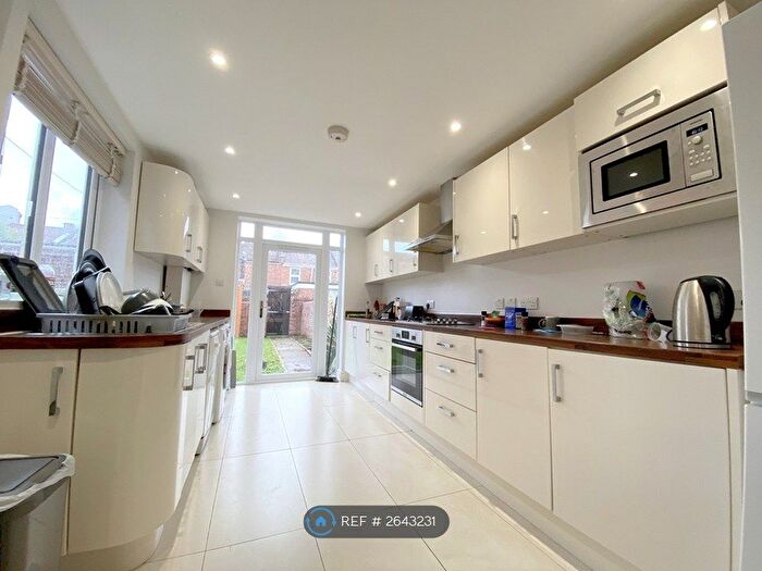 4 Bedroom Terraced House To Rent In Monks Road, Exeter, EX4