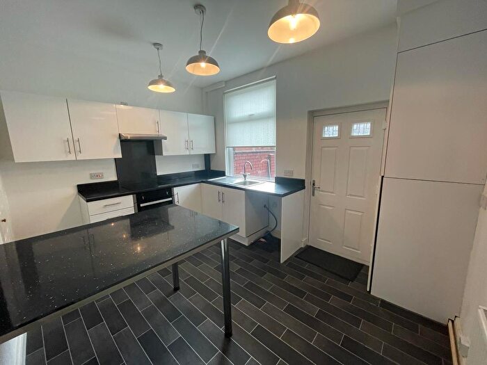 2 Bedroom House To Rent In Market Street, Hyde, SK14