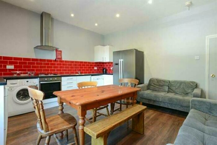 4 Bedroom Duplex To Rent In Forest Road East, Nottingham, Nottinghamshire, NG1