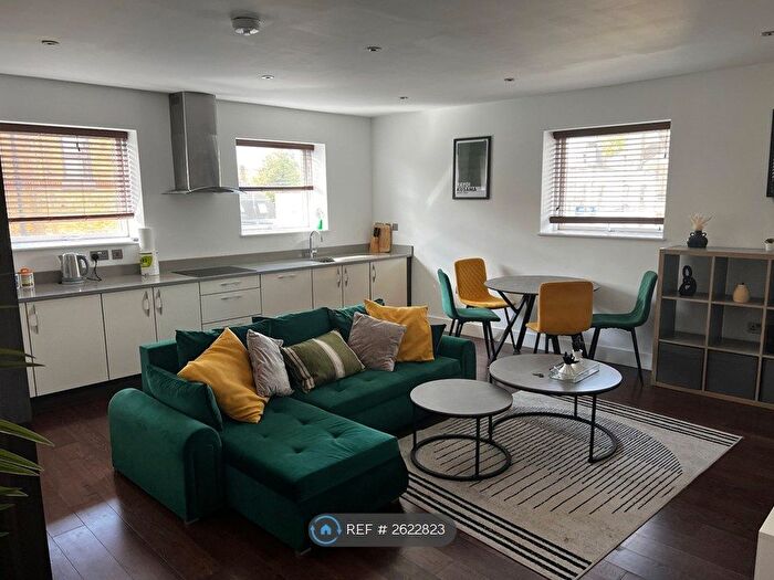 2 Bedroom Flat To Rent In Hamley Lodge, London, SE15