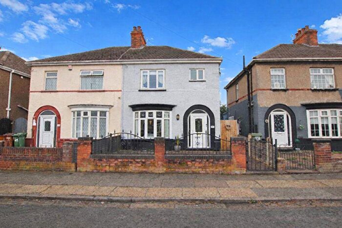 3 Bedroom Semi-Detached House For Sale In Lichfield Road, Grimsby, DN32