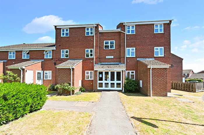 2 Bedroom Apartment To Rent In Chatsworth Road, Chichester, PO19