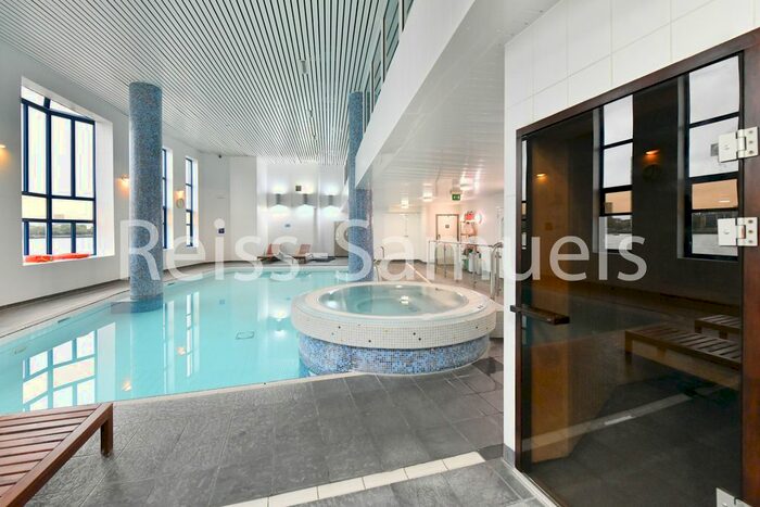 5 Bedroom Town House To Rent In Cyclops Mews., Canary Wharf, E14
