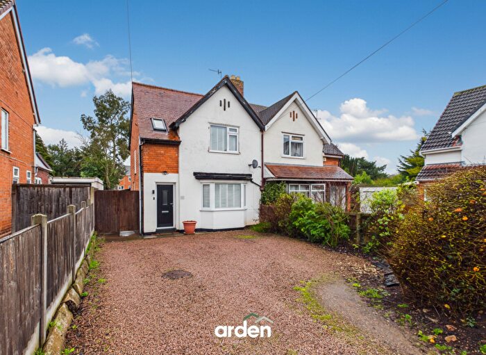 3 Bedroom Semi Detached House For Sale In Perryfields Crescent, Bromsgrove, B61