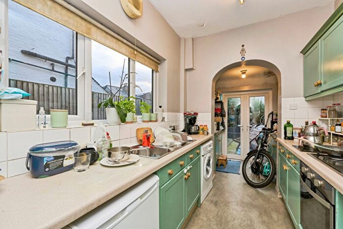 2 Bedroom Detached House For Sale In Portman Road, Kingston Upon Thames, KT1