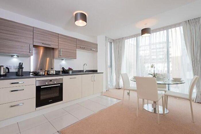 2 Bedroom Flat To Rent In Canons Way, Bristol, BS1