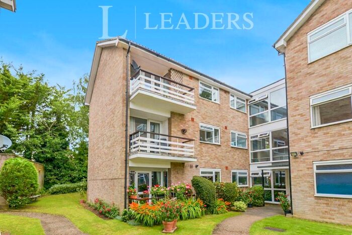 2 Bedroom Apartment To Rent In Avenue Road, AL1