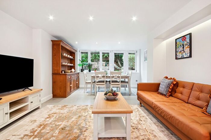 4 Bedroom End Terrace House To Rent In Heathfield Terrace, Bedford Park, W4