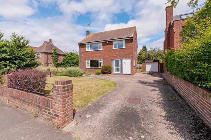 4 Bedroom Detached House For Sale In Upton Court Road, Langley, SL3
