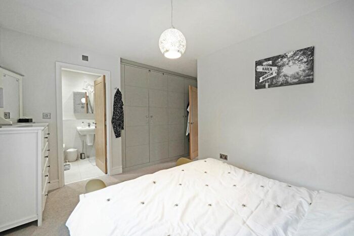 3 Bedroom Terraced House For Sale In Old Warwick Road, Lapworth, B94