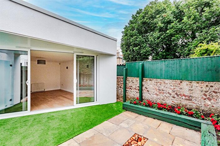 2 Bedroom Detached House To Rent In Vallance Road, Hove, BN3