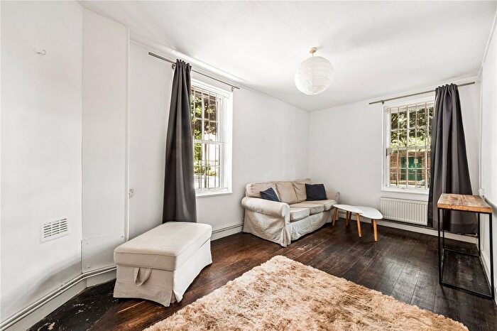 1 Bedroom Flat To Rent In Bowyer House, Whitmore Estate, London, N1