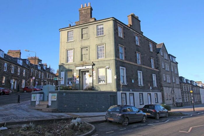 2 Bedroom Flat To Rent In Queen Street, Stirling, FK8