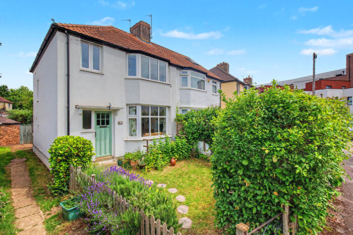 3 Bedroom Semi-Detached House For Sale In St Omer Road, Oxford, OX4