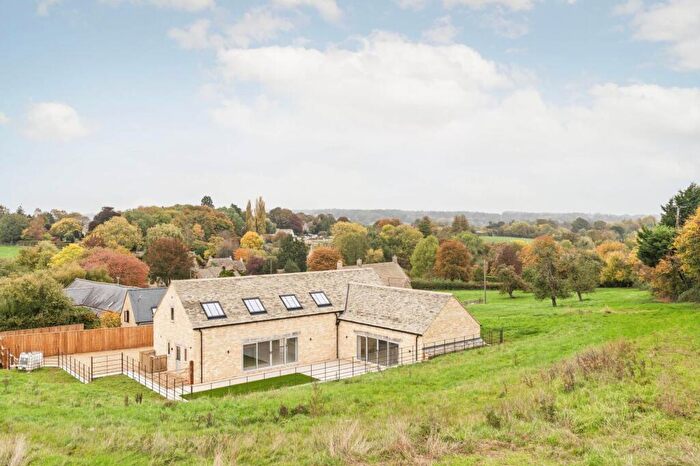 4 Bedroom Detached House To Rent In Upper Oddington, GL56