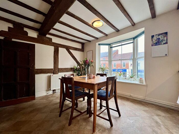 2 Bedroom Duplex For Sale In Wood Street, Stratford-Upon-Avon, CV37