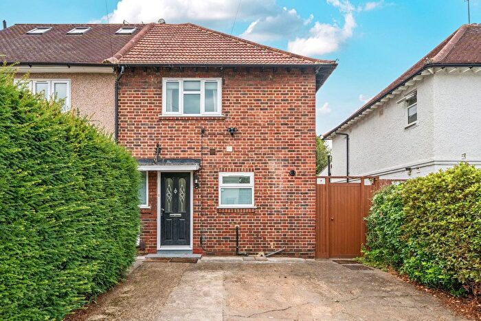 3 Bedroom Semi-Detached House To Rent In Mount Pleasant Road, New Malden, KT3