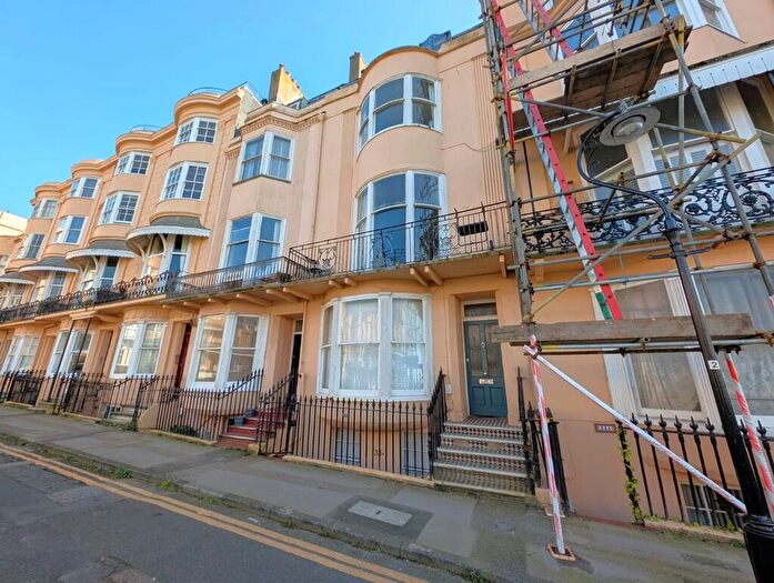 1 Bedroom Flat For Sale In Bedford Square, Brighton, BN1