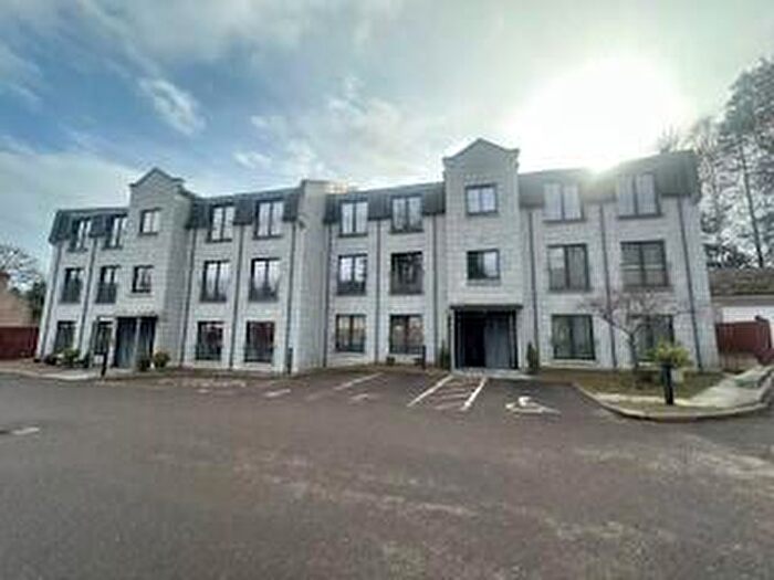 2 Bedroom Flat To Rent In High Street, Banchory, AB31