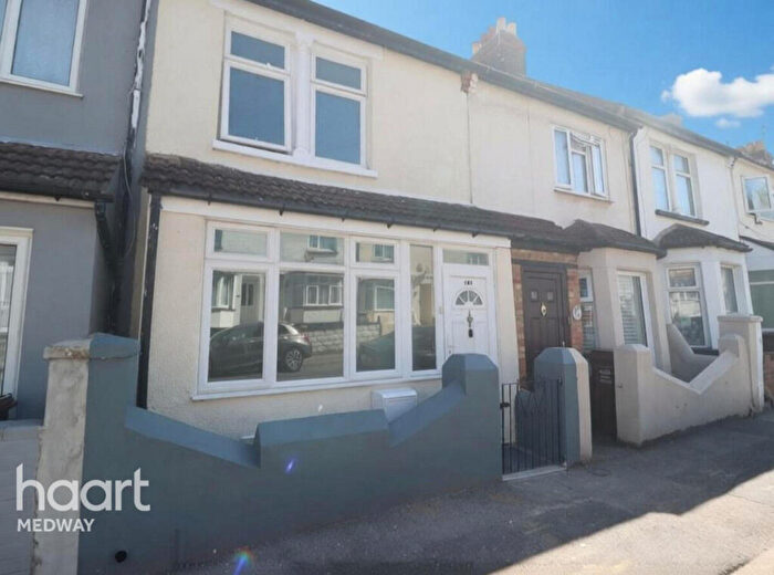 4 Bedroom Terraced House To Rent In Corporation Road, Gillingham, ME7
