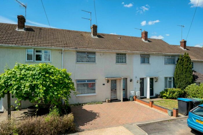 3 Bedroom House To Rent In Ritcroft Street, Hemel Hempstead, U/F, Available Now, HP3