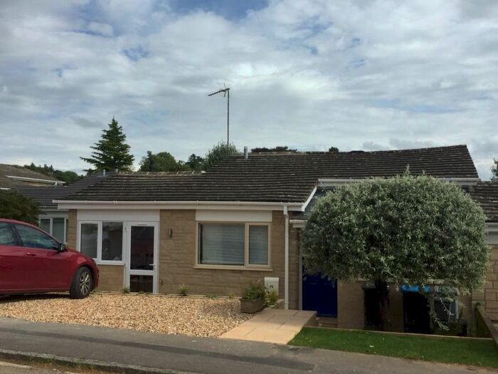 3 Bedroom Bungalow To Rent In Sandford Rise, Charlbury, Chipping Norton OX7