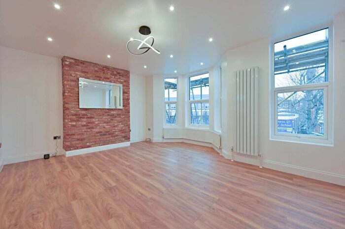 3 Bedroom Flat For Sale In Palermo Road, Kensal Green, London, NW10