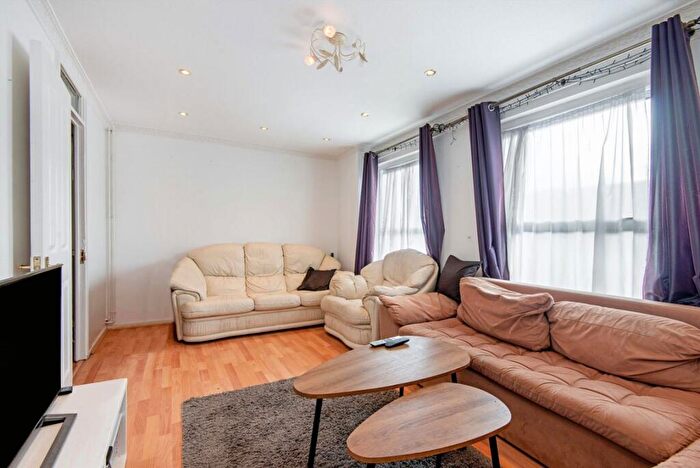 4 Bedroom House To Rent In Brownlow Road, Haggerston, E8