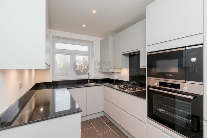 3 Bedroom Flat To Rent In Thrope Hall, Eaton Rise, Ealing, W5