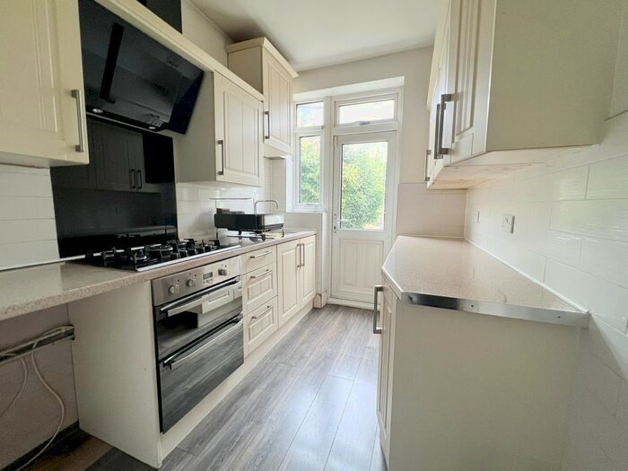 4 Bedroom End Of Terrace House To Rent In Cromer Road, Hornchurch, RM11