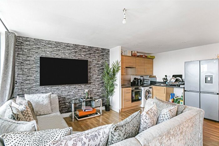 2 Bedroom Flat To Rent In Highbridge Road, Barking, IG11