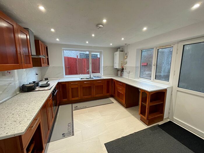 3 Bedroom Terraced House To Rent In Alice St, Swansea, SA5