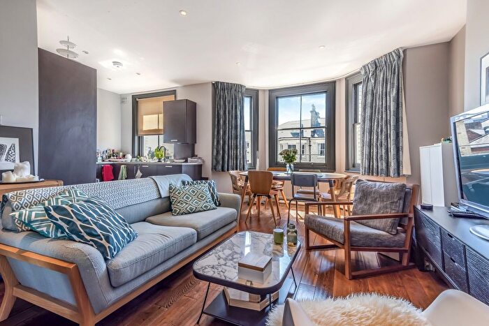 2 Bedroom Flat To Rent In Crossfield Road, Belsize Park, London, NW3