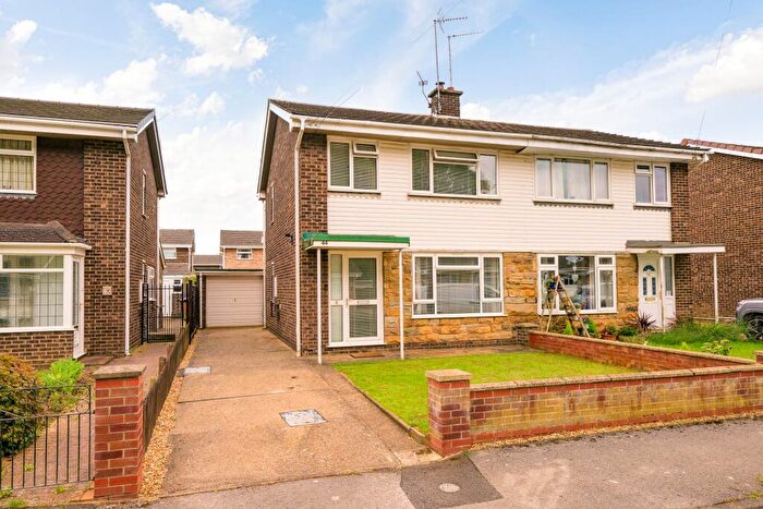 3 Bedroom Semi-Detached House For Sale In Oak Crescent, Boston, PE21