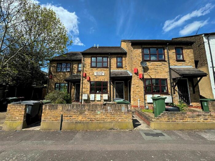 1 Bedroom Flat To Rent In Grosvenor Rise East, E17