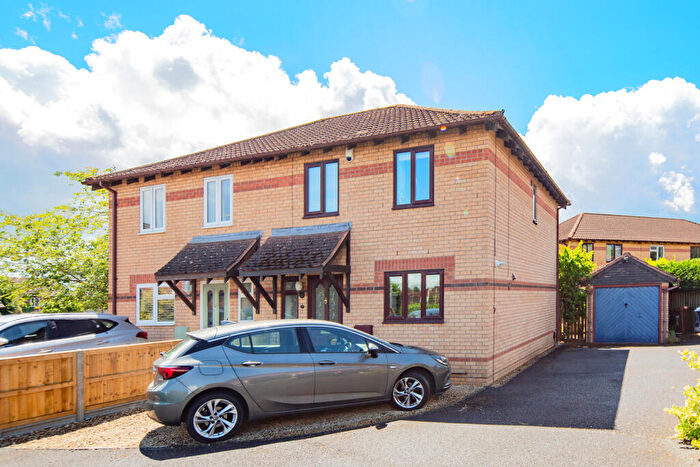 3 Bedroom Semi-Detached House For Sale In Holm Way, Bicester, Oxfordshire, OX26