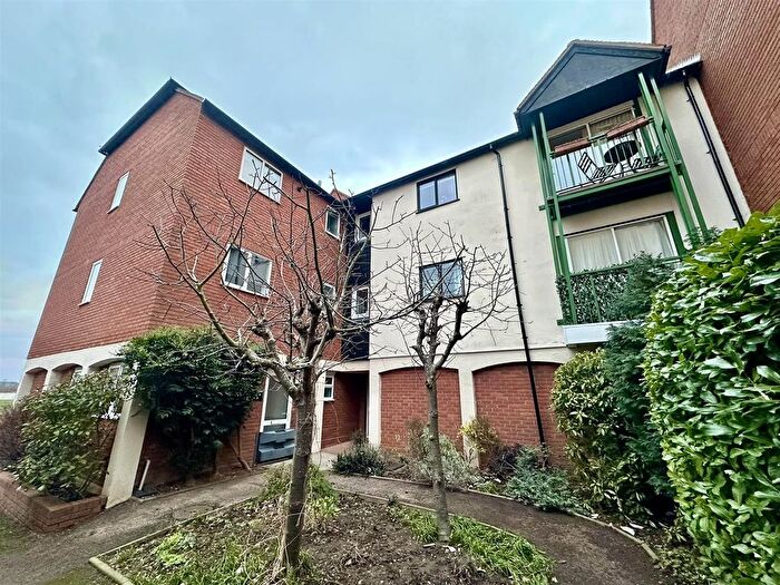 1 Bedroom Flat To Rent In Priors Court, Back Of Avon, Tewkesbury, GL20