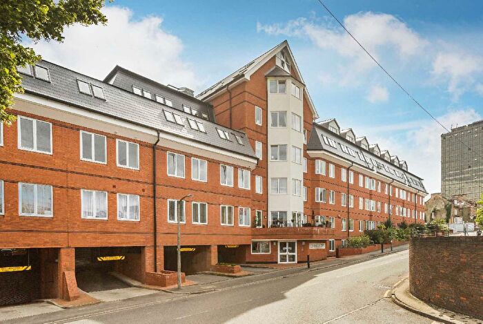 1 Bedroom Flat To Rent In Sutton Court Road, Sutton, Surrey, SM1