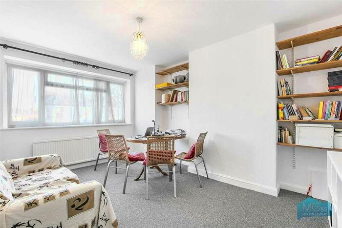 2 Bedroom Apartment To Rent In Branksome Court, East Finchley, London, N2