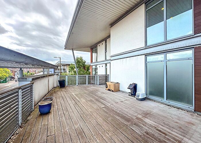 1 Bedroom Flat To Rent In Whippendell Road, Watford, WD18