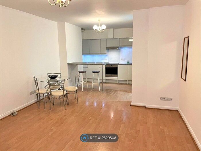 2 Bedroom Flat To Rent In Friary Road, London, SE15