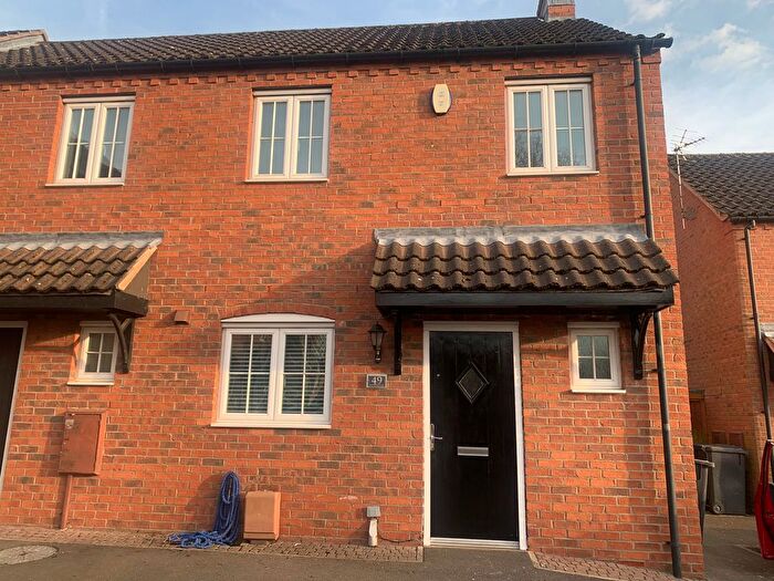 3 Bedroom Town House To Rent In Willoughby Chase, Gainsborough, DN21