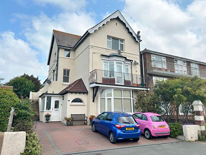 2 Bedroom Flat For Sale In Magdalen Road, Bexhill-On-Sea, TN40