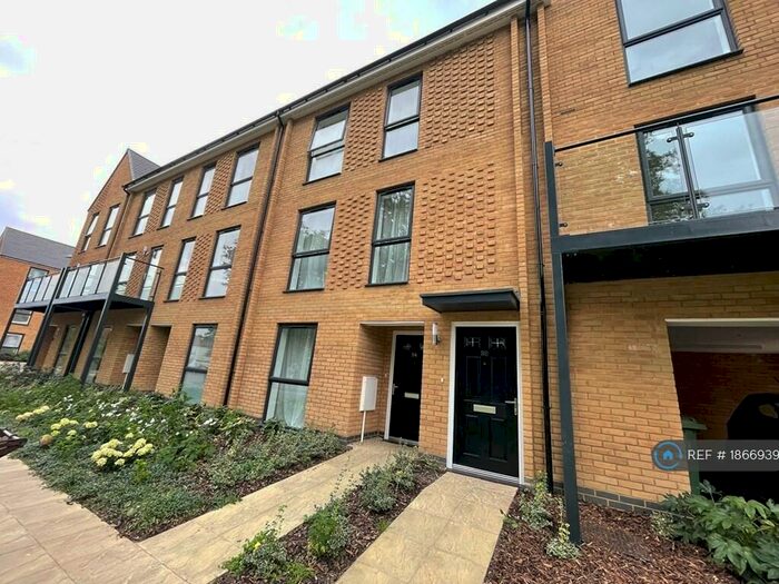 2 Bedroom End Of Terrace House To Rent In Hackbridge Road, Wallington, SM6