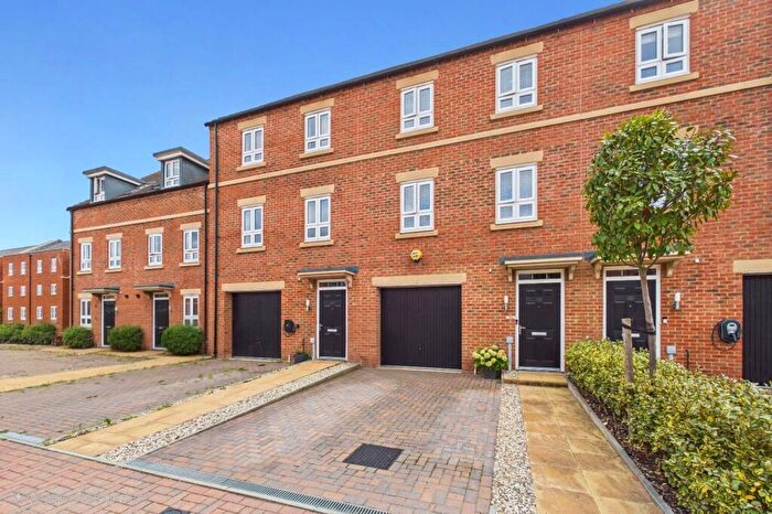 3 Bedroom Terraced House For Sale In Fairstone, Newbury, Berkshire, RG14